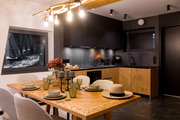 Kawalerka z charakterem – sprytne patenty projektantów wnętrz