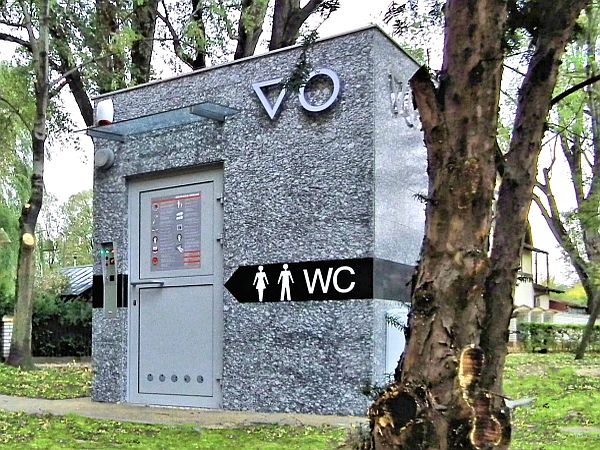 Toalety w parkach i na terenach rekreacyjnych – wyzwania projektowe